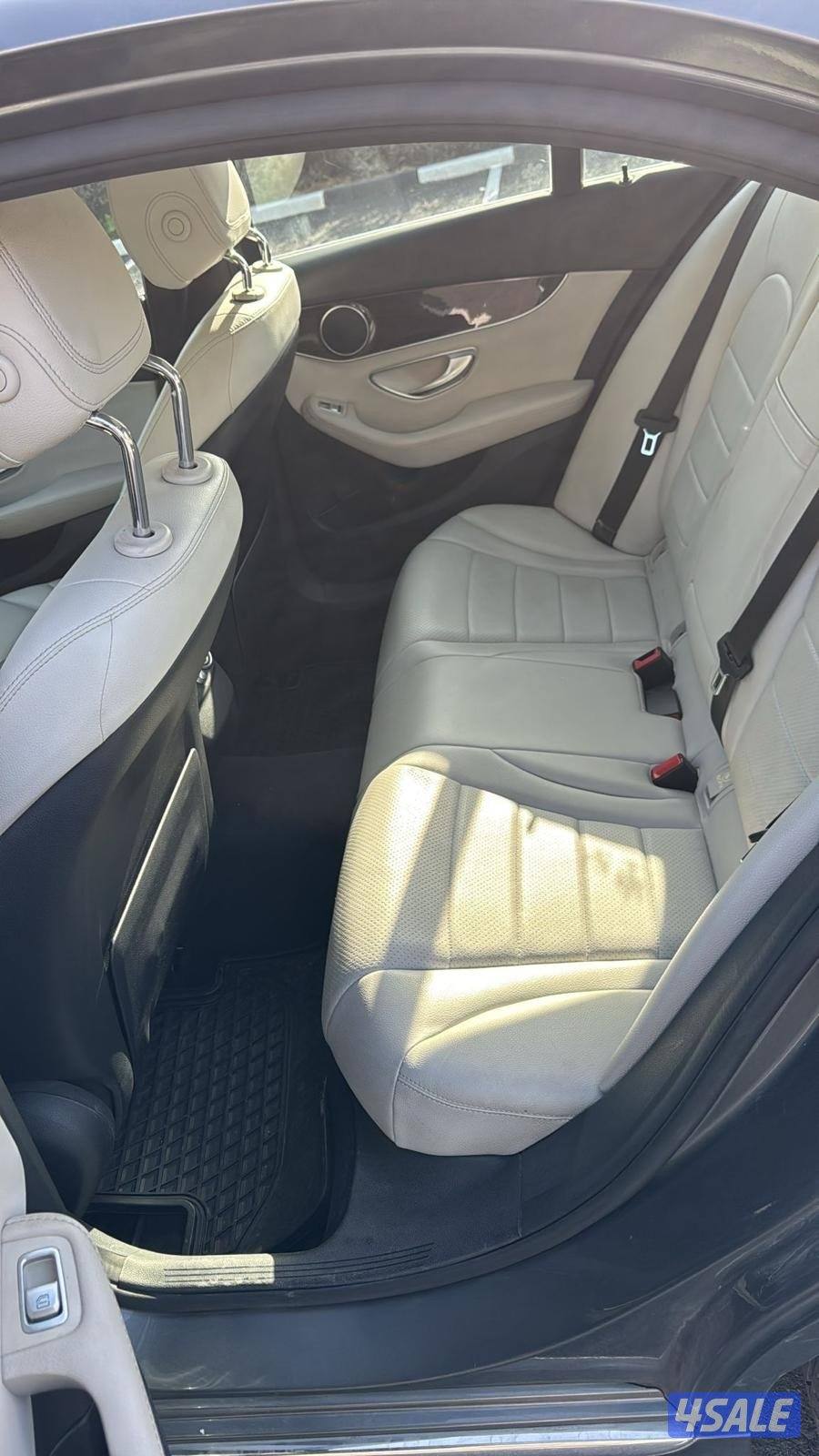 بحالة ممتازة- C300 - 2017 - صبغ الوكالة5