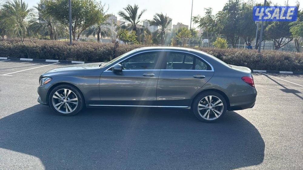 بحالة ممتازة- C300 - 2017 - صبغ الوكالة8