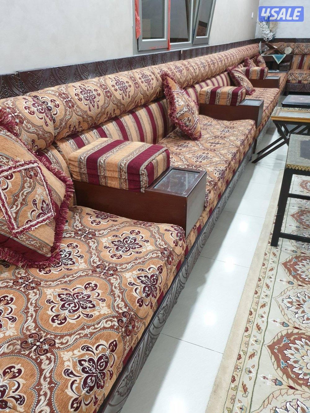 اثاث ديوانيه نضيف مستعمل طقم كامل صالح للاستعمال جيد جدا0