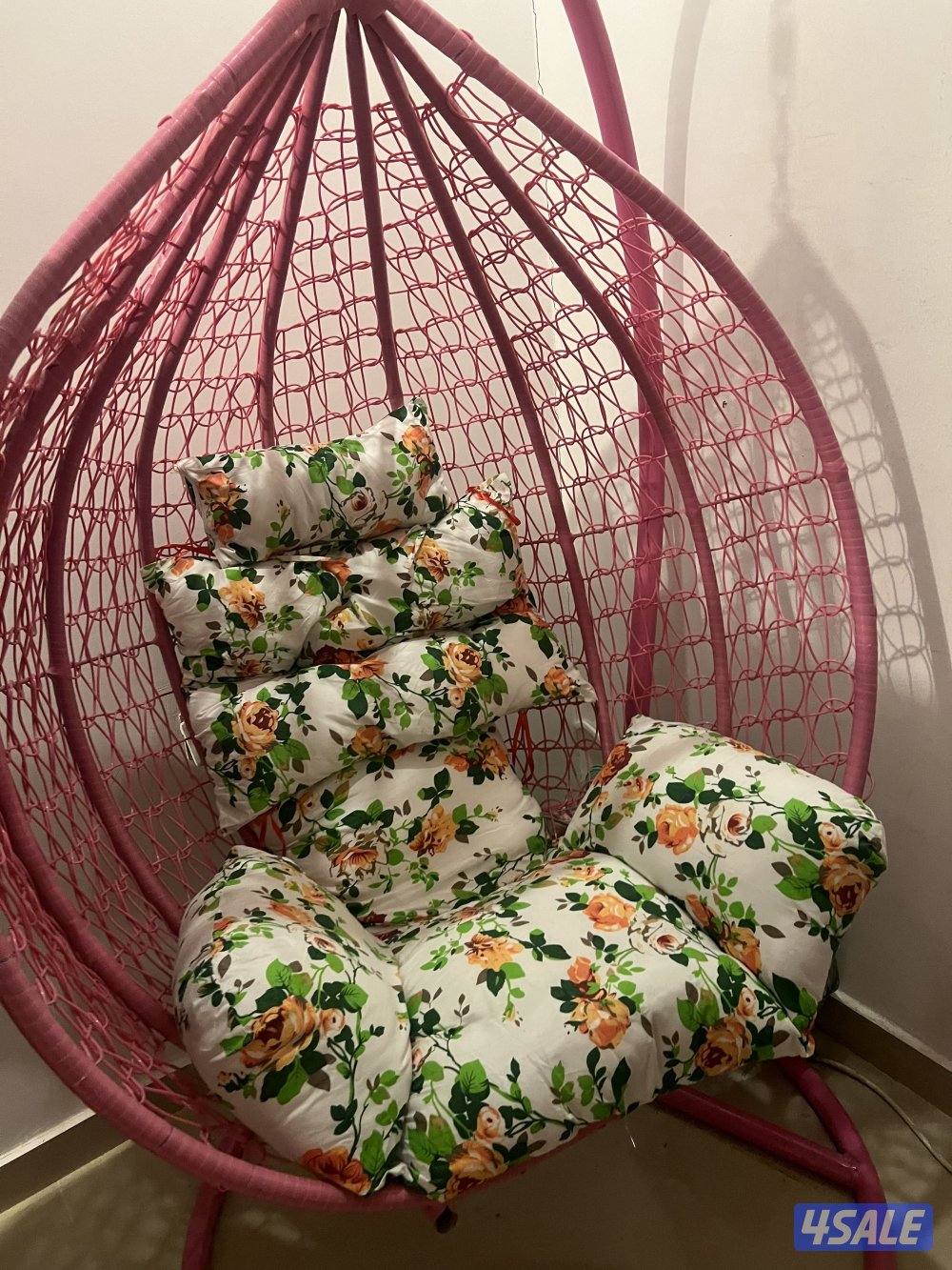 للبيع كرسي الديرفه حلو لغرفه النوم او الببيت يشيل وزن0