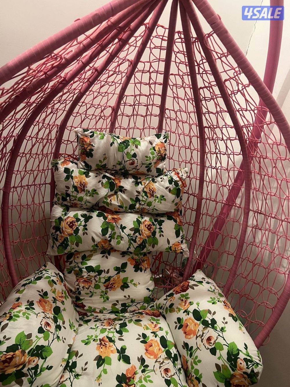 للبيع كرسي الديرفه حلو لغرفه النوم او الببيت يشيل وزن1