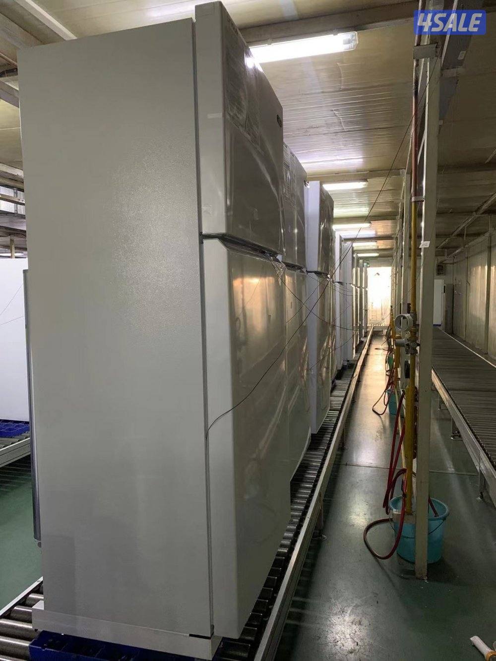 عدد ٤ ثلاجات  علي الغاز  والسعر جمله3