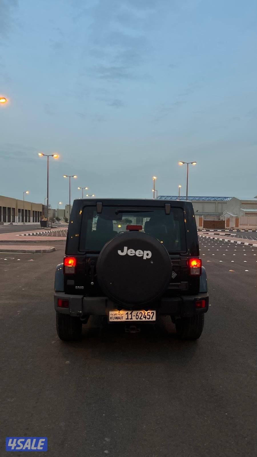 جيب رانجلرصحاري موديل 2012 شد بلد اربع تواير جدد صبع الوكاله3