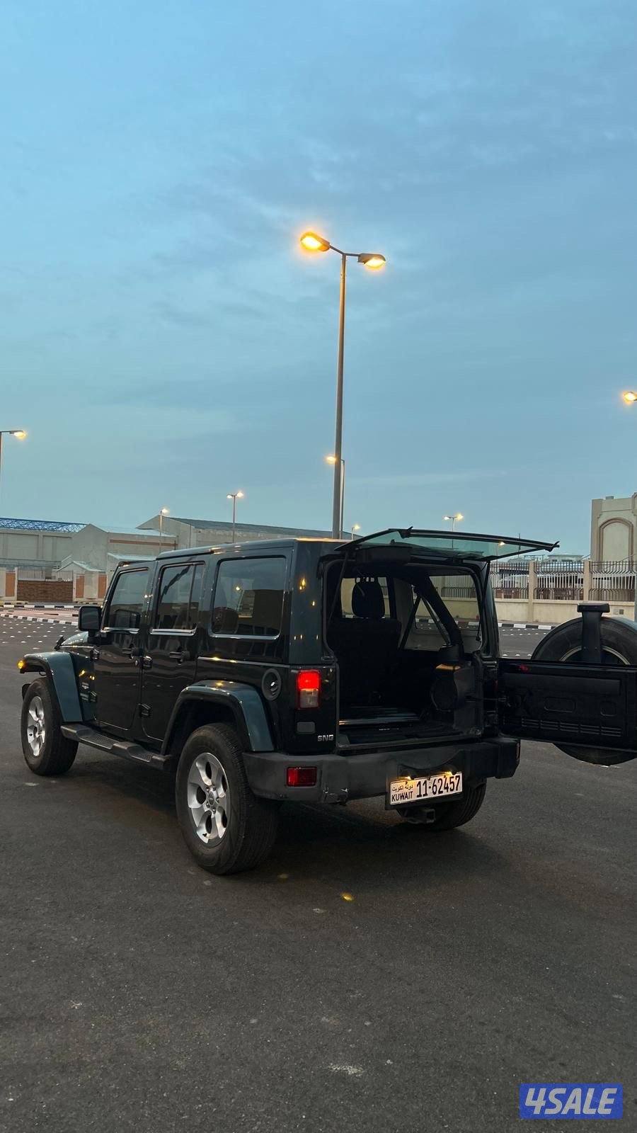 جيب رانجلرصحاري موديل 2012 شد بلد اربع تواير جدد صبع الوكاله2