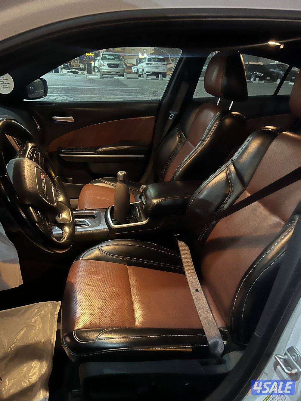 للبيع شارجر ٦ سلندر 2020 صبغ الوكاله1