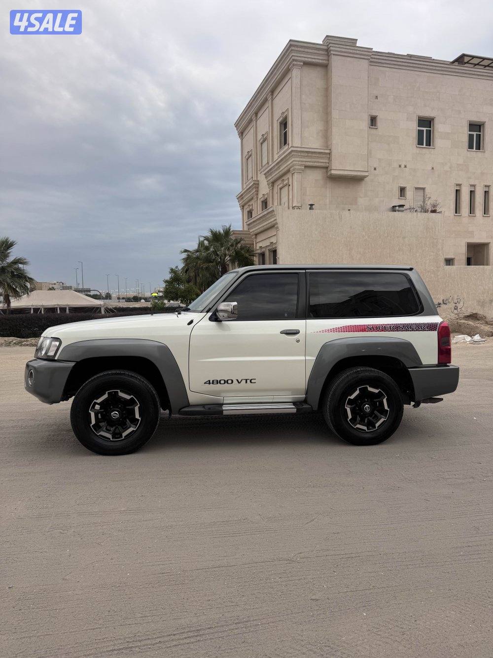 سوبر سفاري باب واحد ابيض0