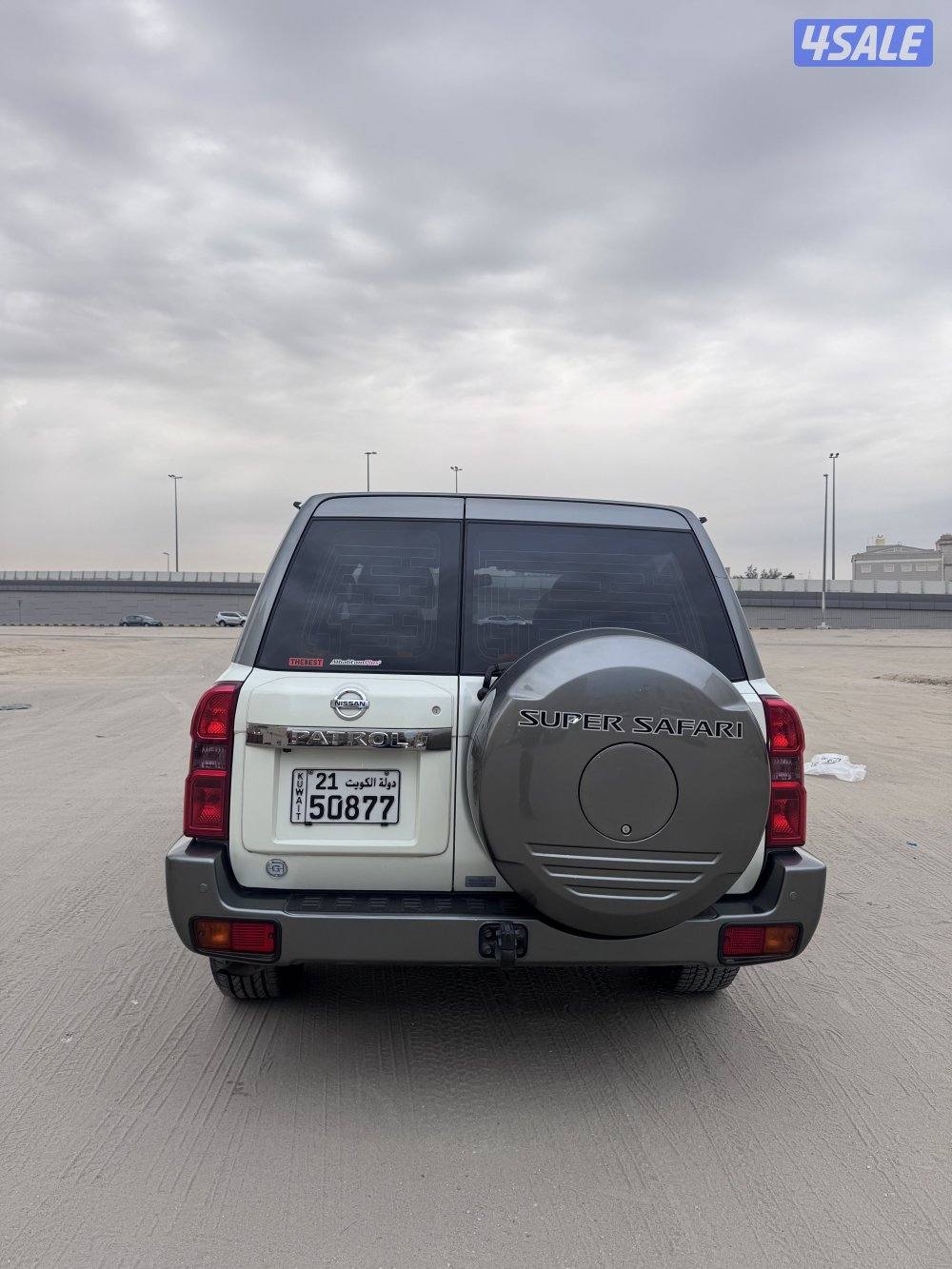 سوبر سفاري باب واحد ابيض3