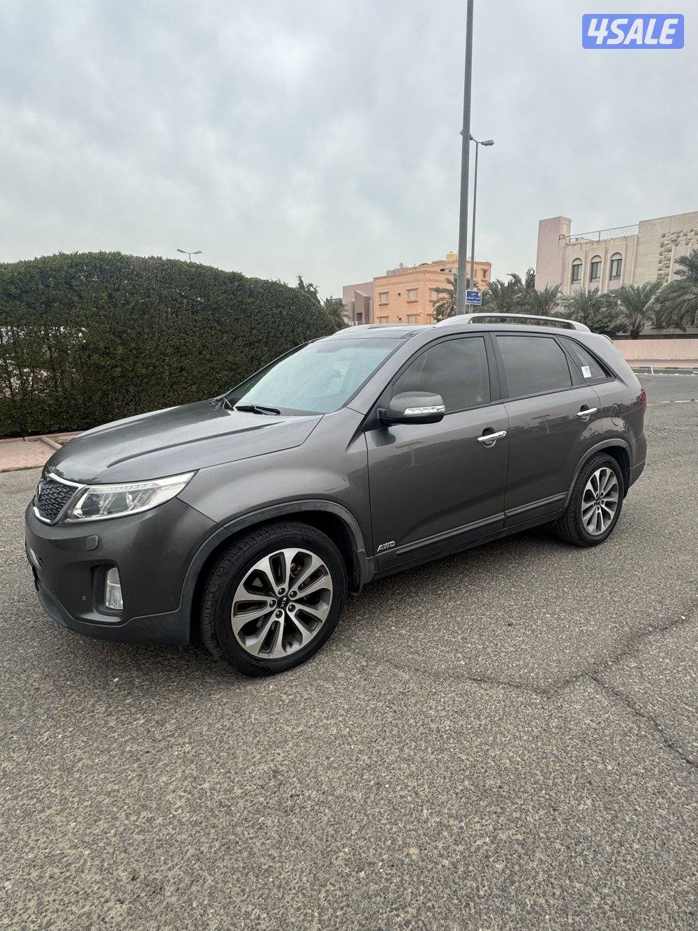 للبيع كيا - سورينتو موديل 2013 بحالة ممتازة1