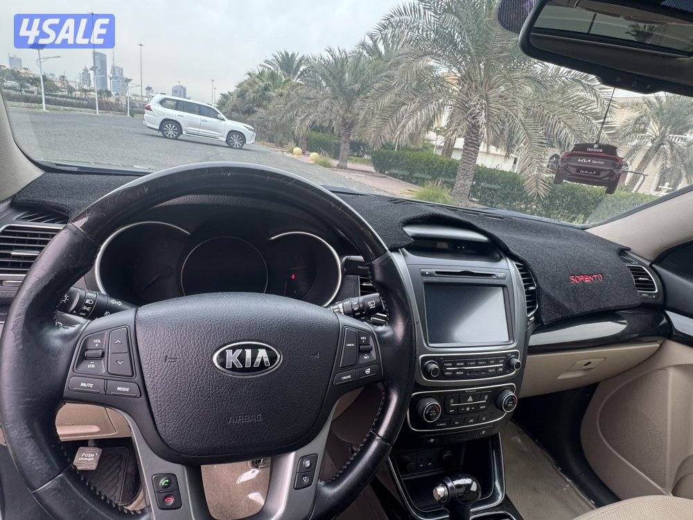 للبيع كيا - سورينتو موديل 2013 بحالة ممتازة6