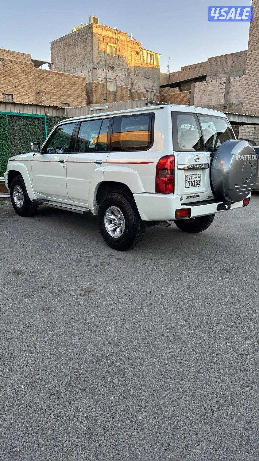 للبيع فتك صدفي 2023 قير عادي شرط الفحص0