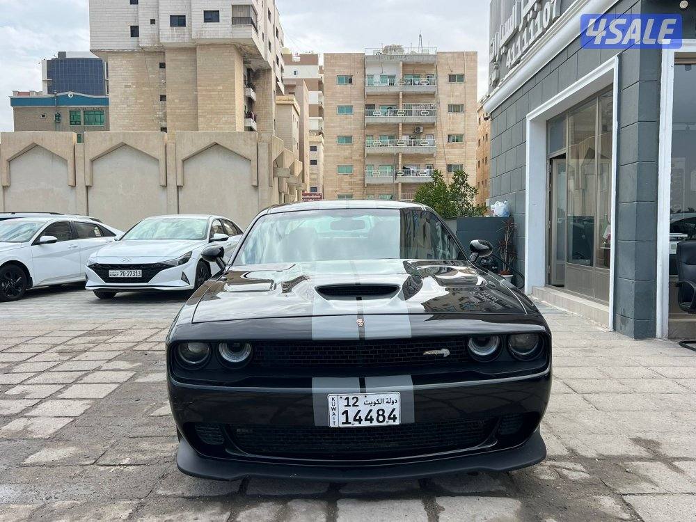 تشالنجر SRT V82