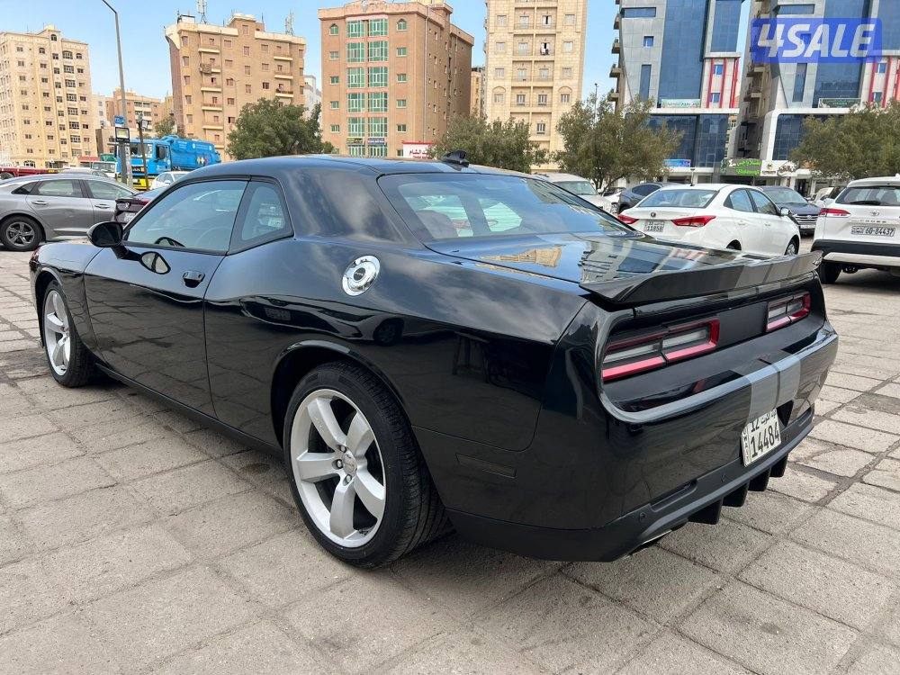 تشالنجر SRT V81