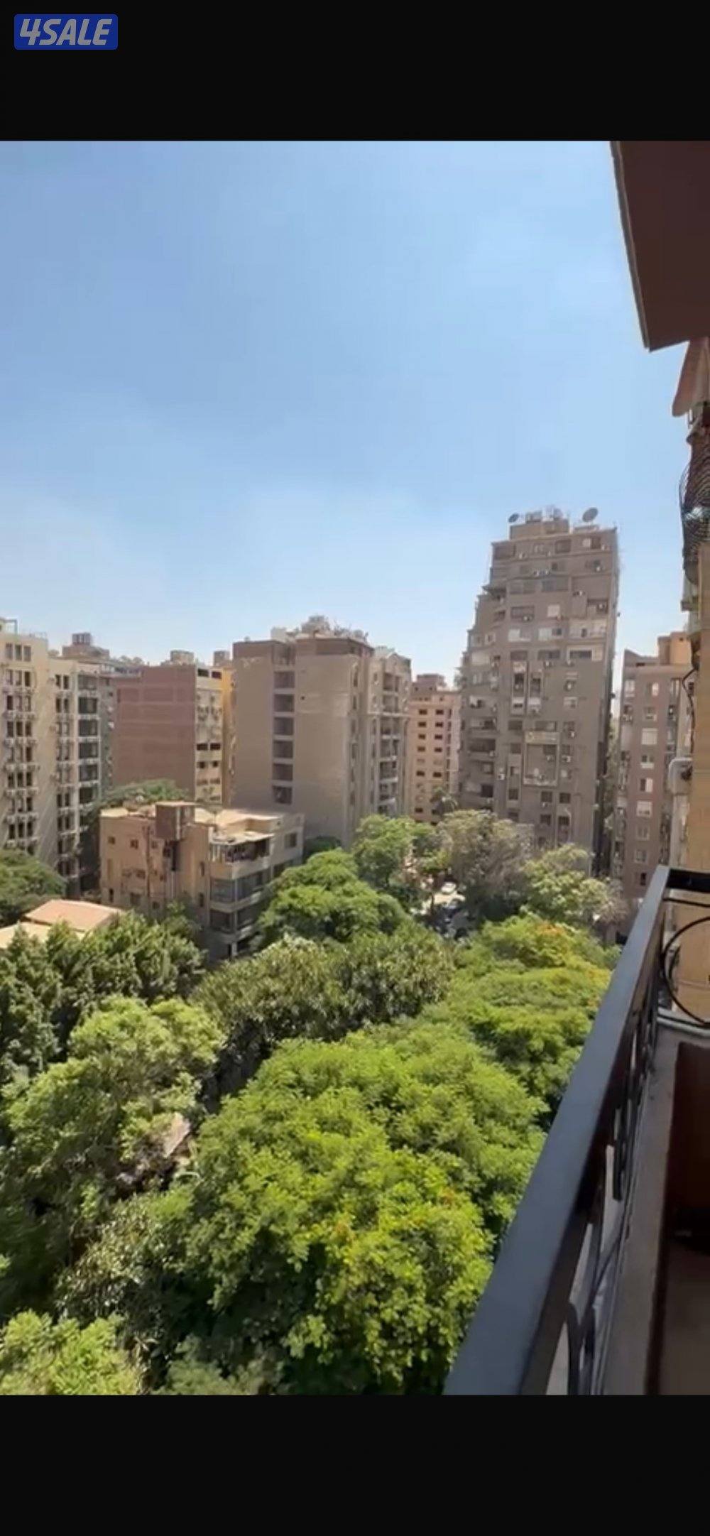 للبيع شقة في الدقي— مطله على ميدان سكني راقي متفرع من شارع مصدق….2