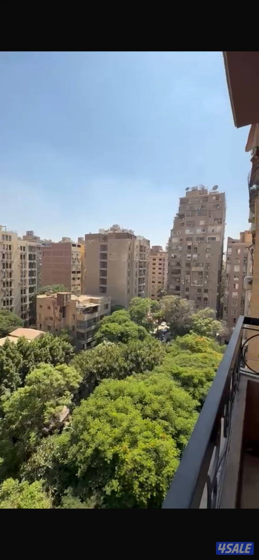 للبيع شقة في الدقي— مطله على ميدان سكني راقي متفرع من شارع مصدق….8