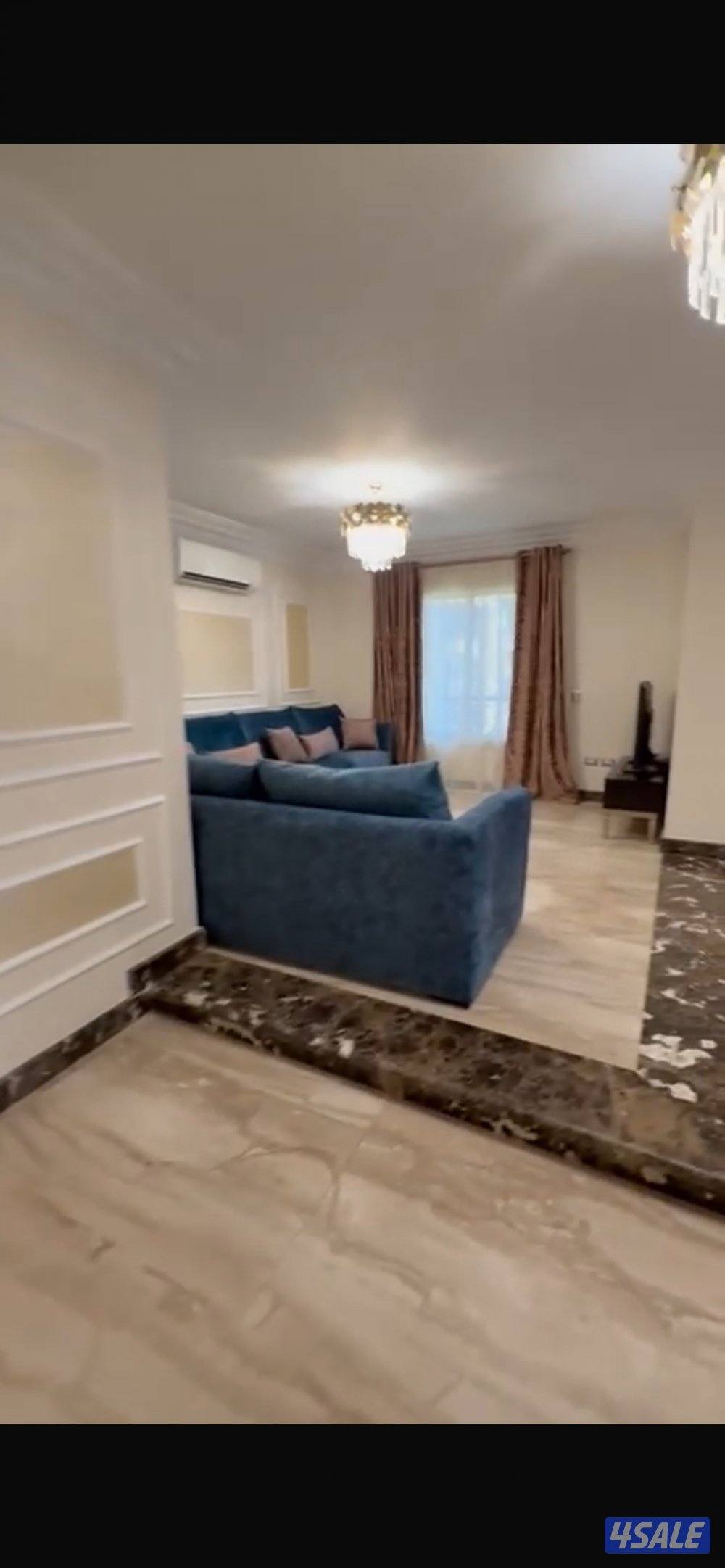 للبيع شقة في الدقي— مطله على ميدان سكني راقي متفرع من شارع مصدق….15