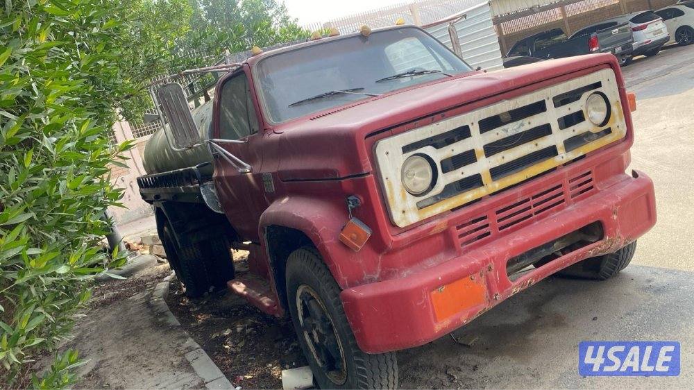 للبيع تنكر شفر موديل1977 بيمة 6 شرط الفحص يحتاج سلف1