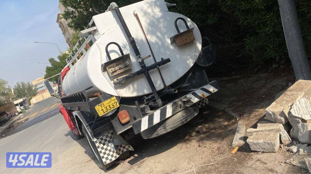 للبيع تنكر شفر موديل1977 بيمة 6 شرط الفحص يحتاج سلف6