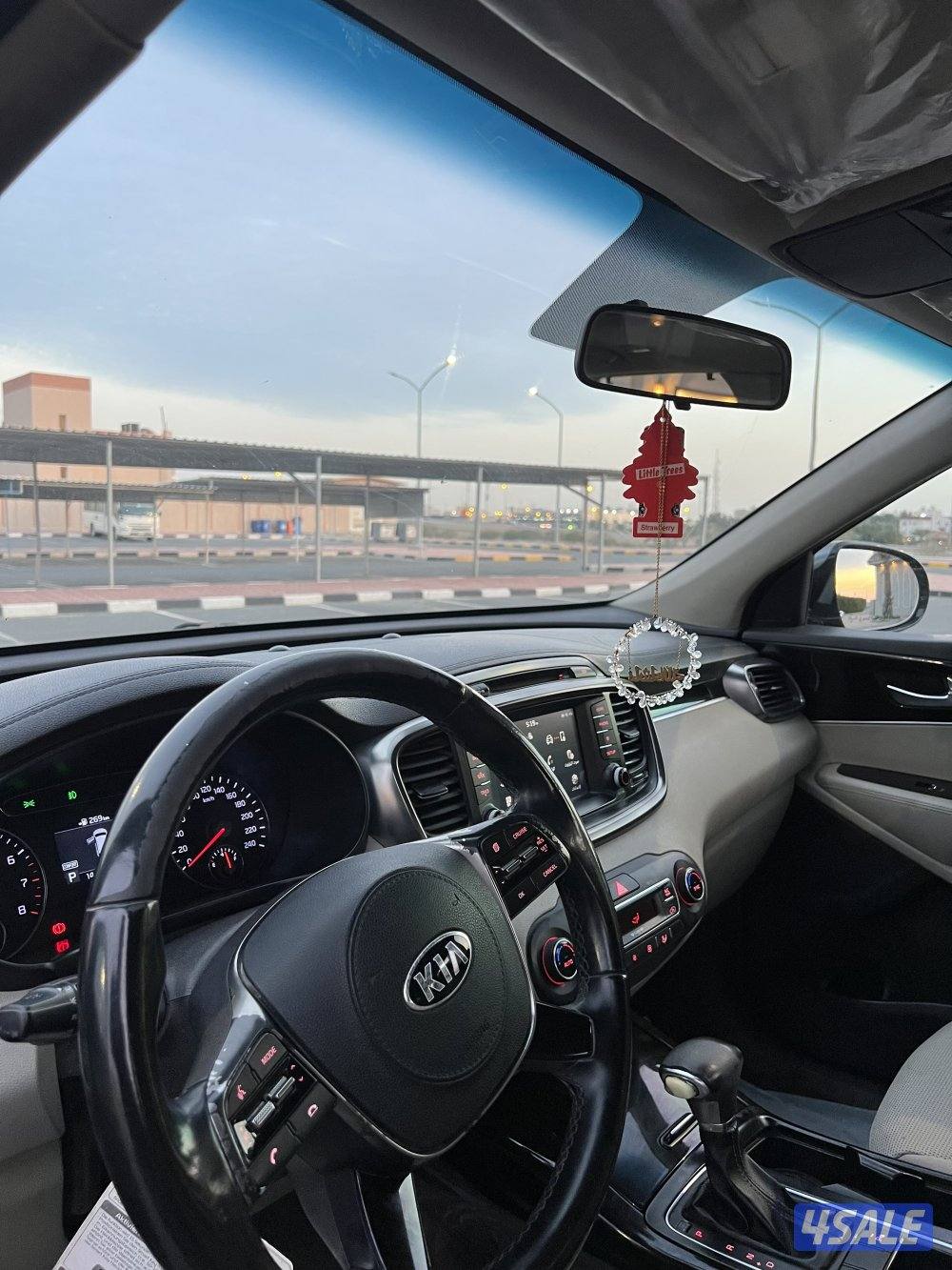 كيا سورينتو حاله فوق الممتازة عداد قليل كامل المواصفات فحص شامل3