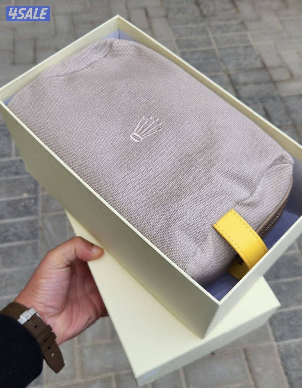 أقلام وأبواك وساعات ونظارات أصلية13