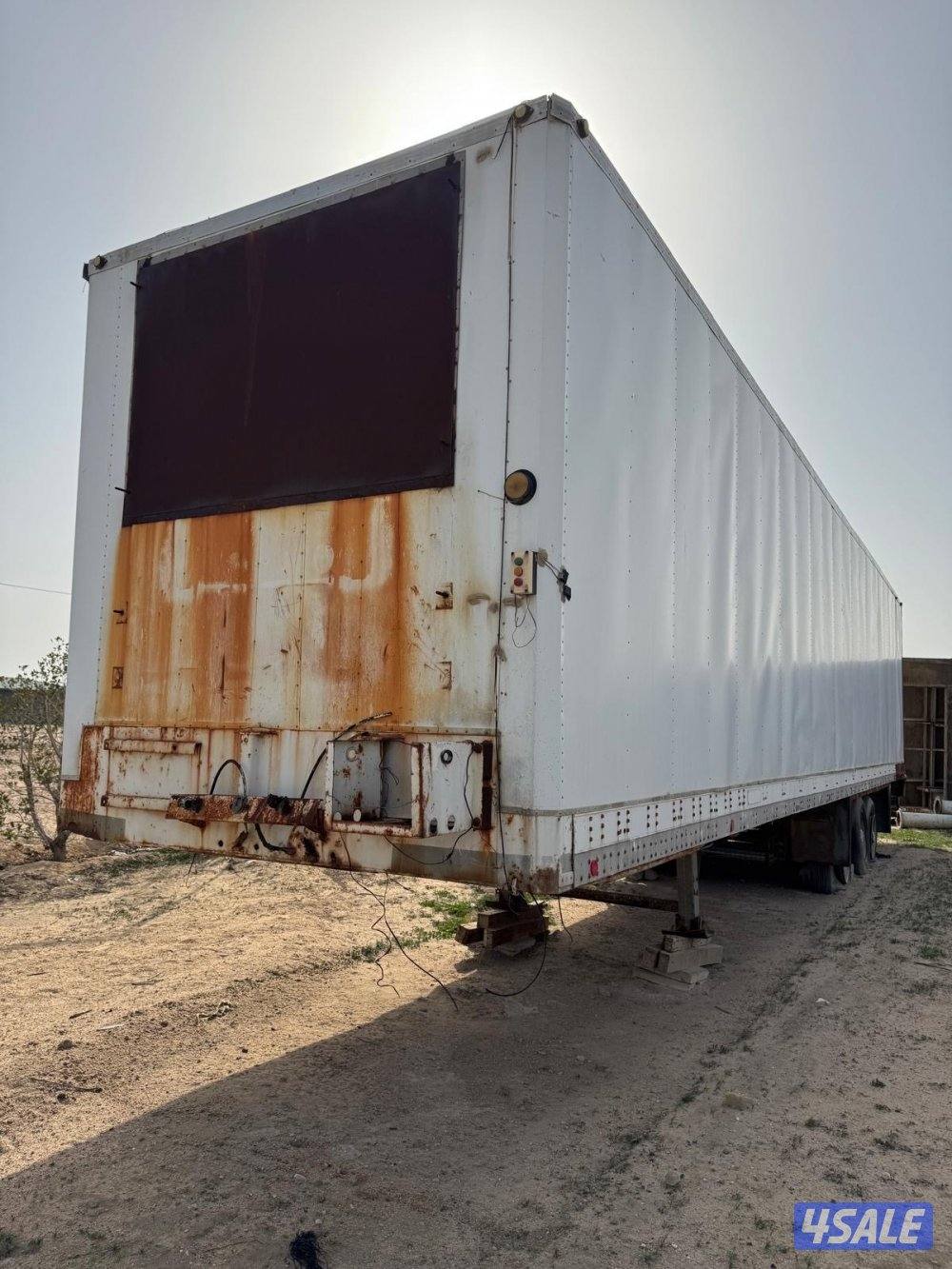 للبيع براد الطول 13.60 مافيه ثلاجه7