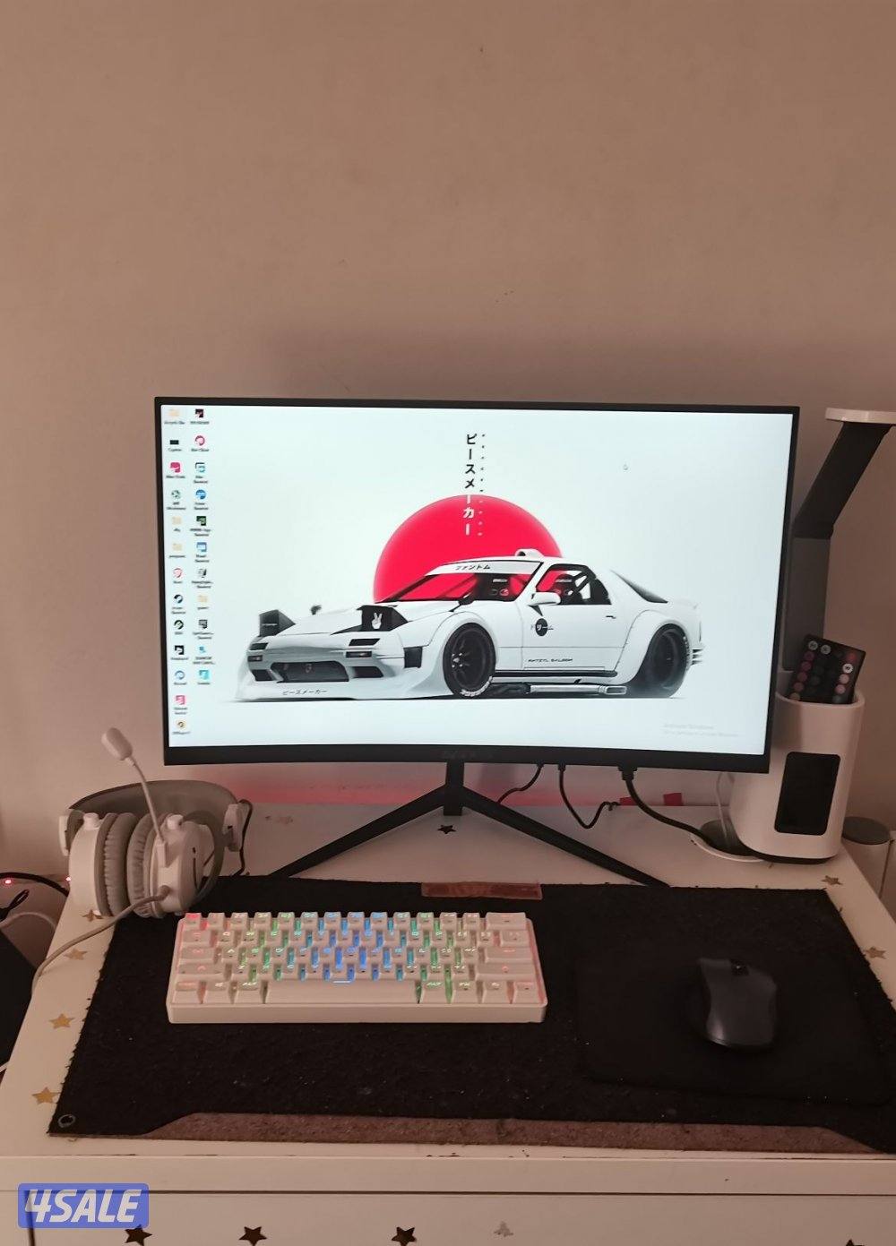 للبيع شاشه و سماعه و كيبورد و دكسون العاب0