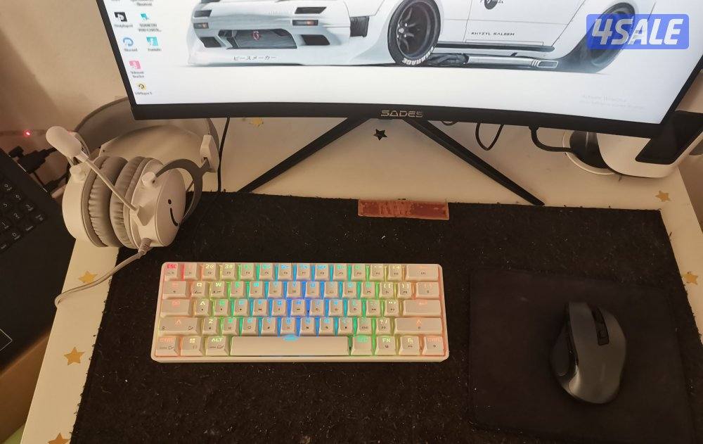 للبيع شاشه و سماعه و كيبورد و دكسون العاب1