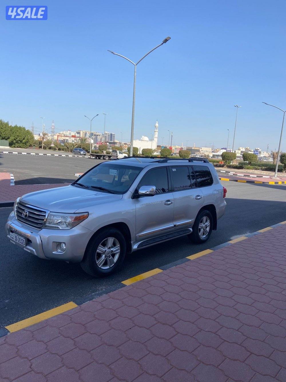 للبيع لاندكروز موديل 2014 جي اكس ار 8 سلندر1