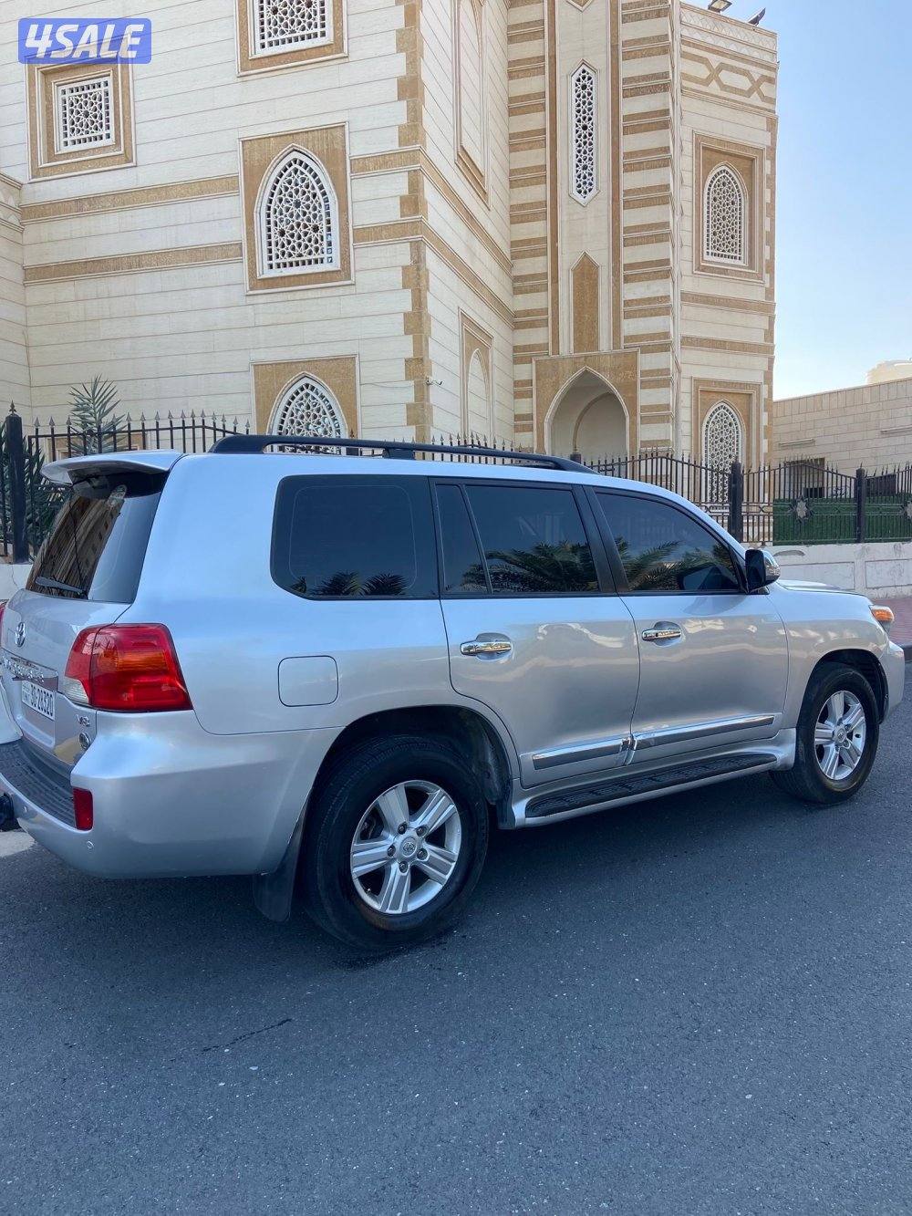 للبيع لاندكروز موديل 2014 جي اكس ار 8 سلندر3