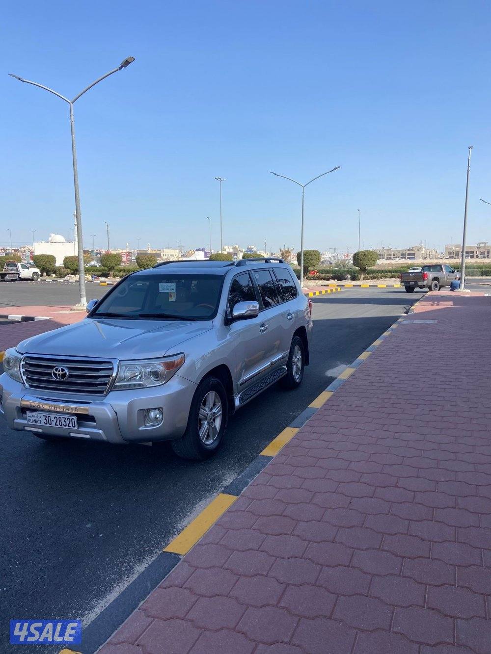 للبيع لاندكروز موديل 2014 جي اكس ار 8 سلندر7