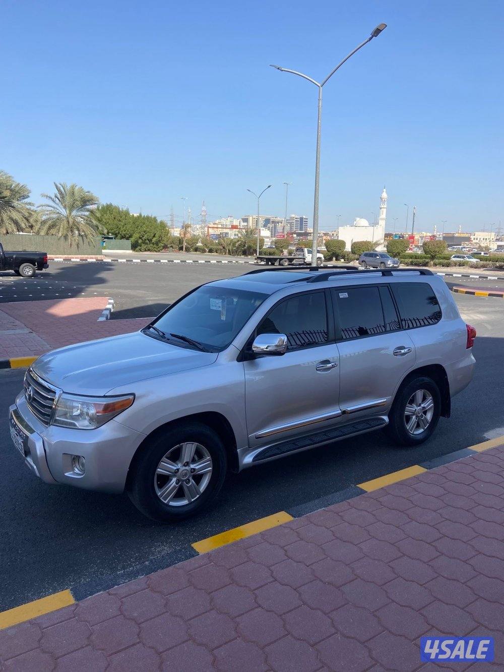 للبيع لاندكروز موديل 2014 جي اكس ار 8 سلندر8