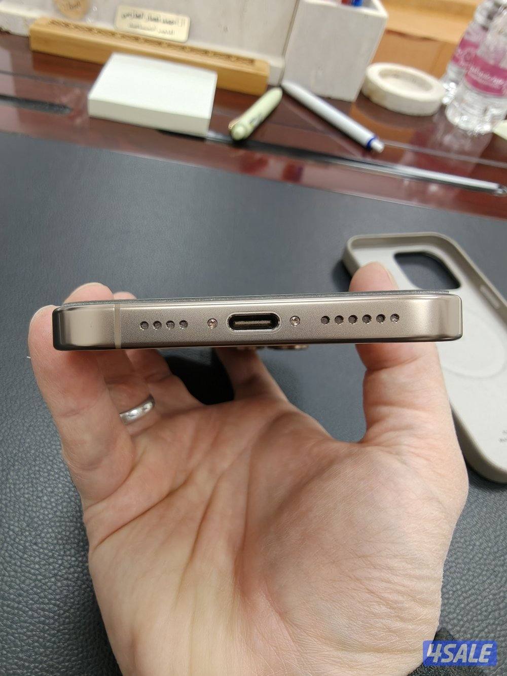 آيفون 16 برو ماكس بطارية 100٪ صحراوي5