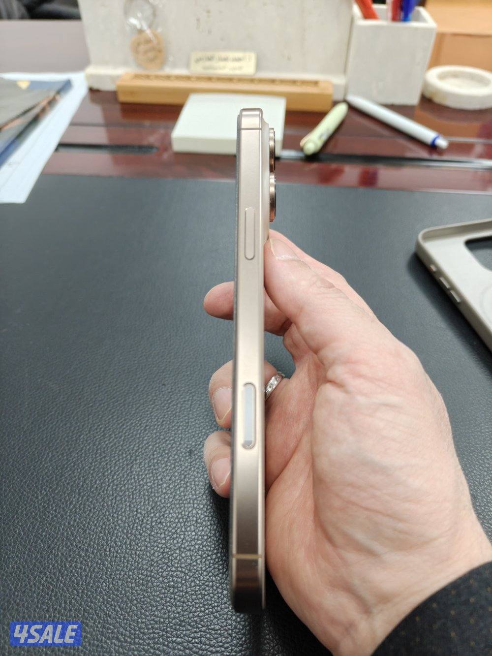 آيفون 16 برو ماكس بطارية 100٪ صحراوي6