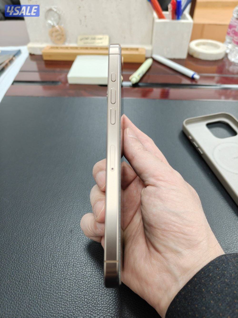 آيفون 16 برو ماكس بطارية 100٪ صحراوي7