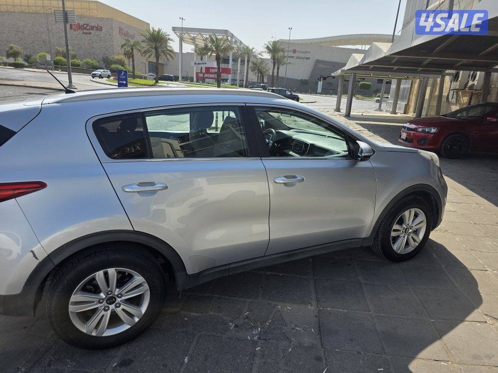 كيا اسبورتاج٢٠٠٠ سي سي موديل ٢٠١٨ ممشي ٢٢٠ نظيفة جدا قير مكينه شاصي1