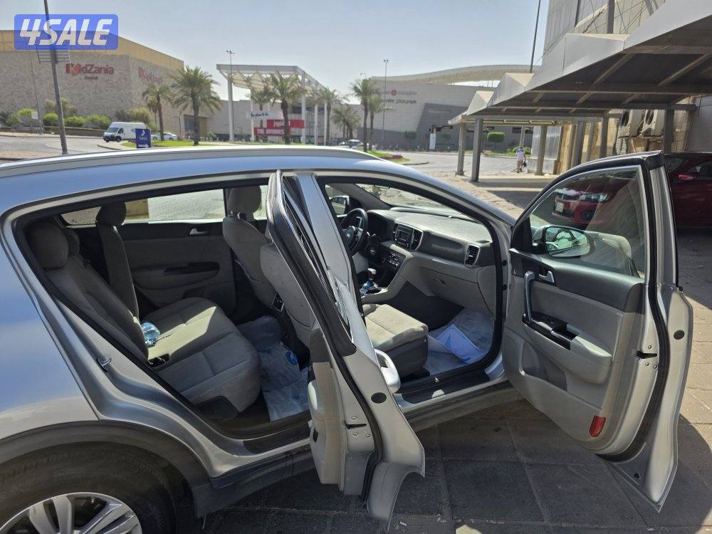 كيا اسبورتاج٢٠٠٠ سي سي موديل ٢٠١٨ ممشي ٢٢٠ نظيفة جدا قير مكينه شاصي4