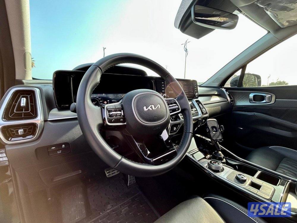 Kia Sorento model 2023 Full option 37.000km only Excellent conditions3