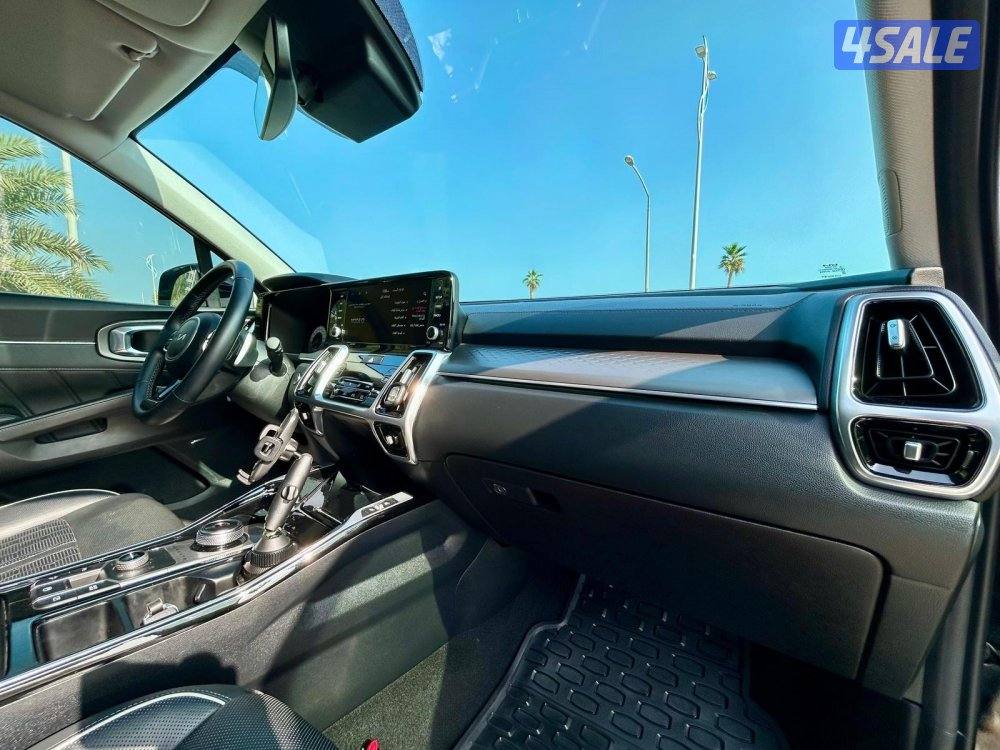 Kia Sorento model 2023 Full option 37.000km only Excellent conditions4