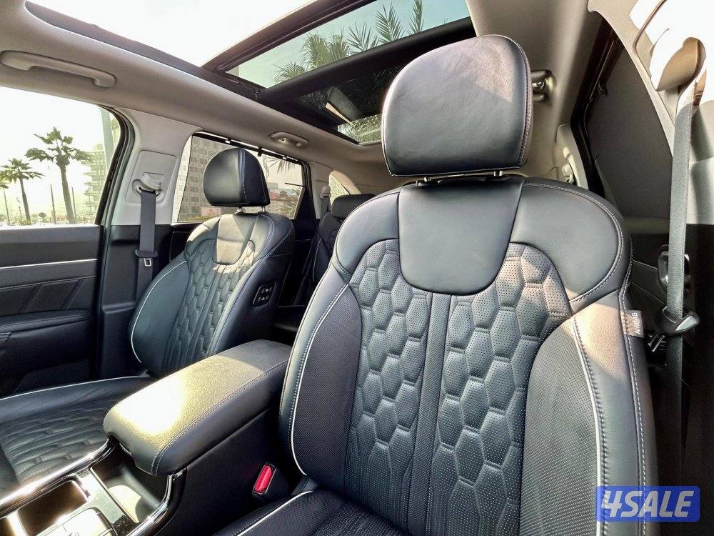 Kia Sorento model 2023 Full option 37.000km only Excellent conditions5