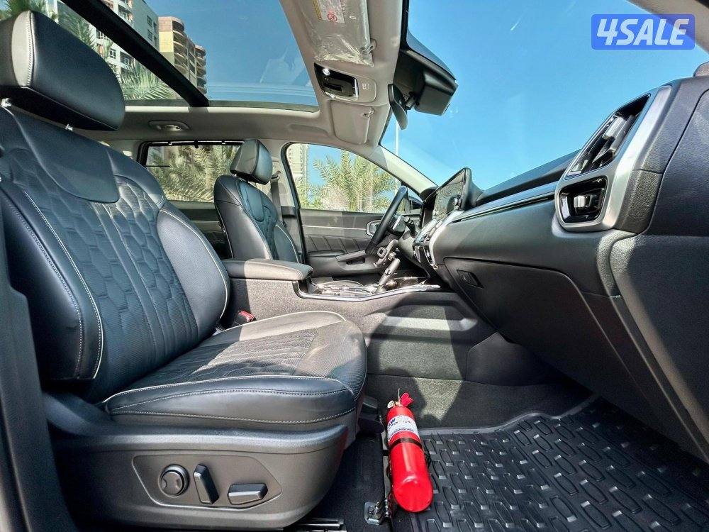 Kia Sorento model 2023 Full option 37.000km only Excellent conditions11