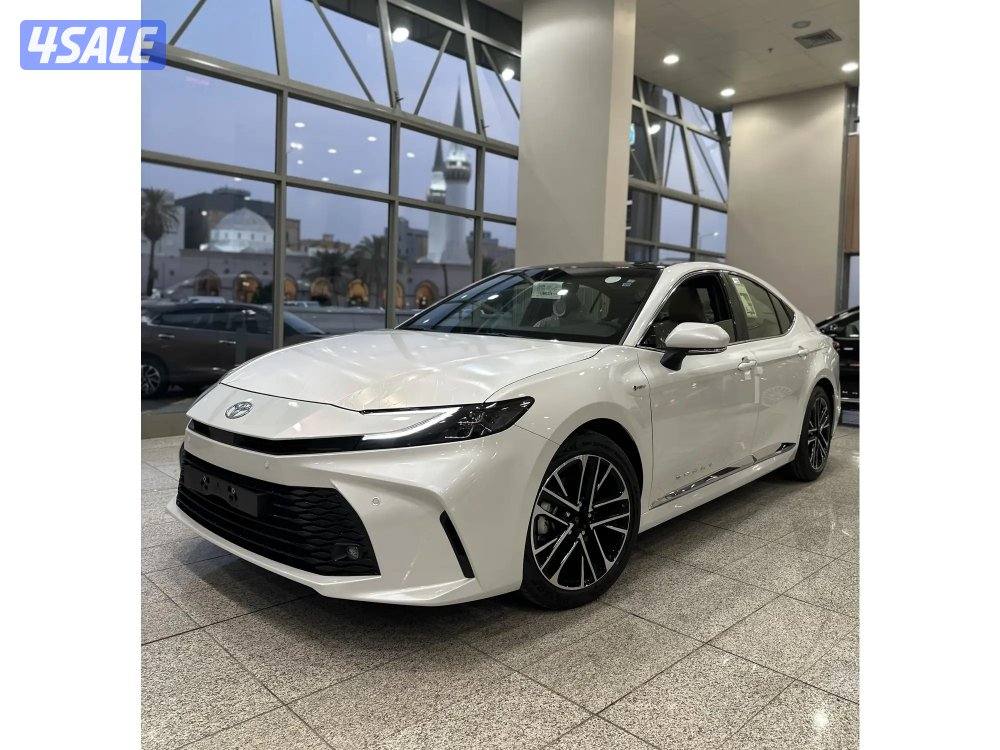 كامري GLX أبيض0