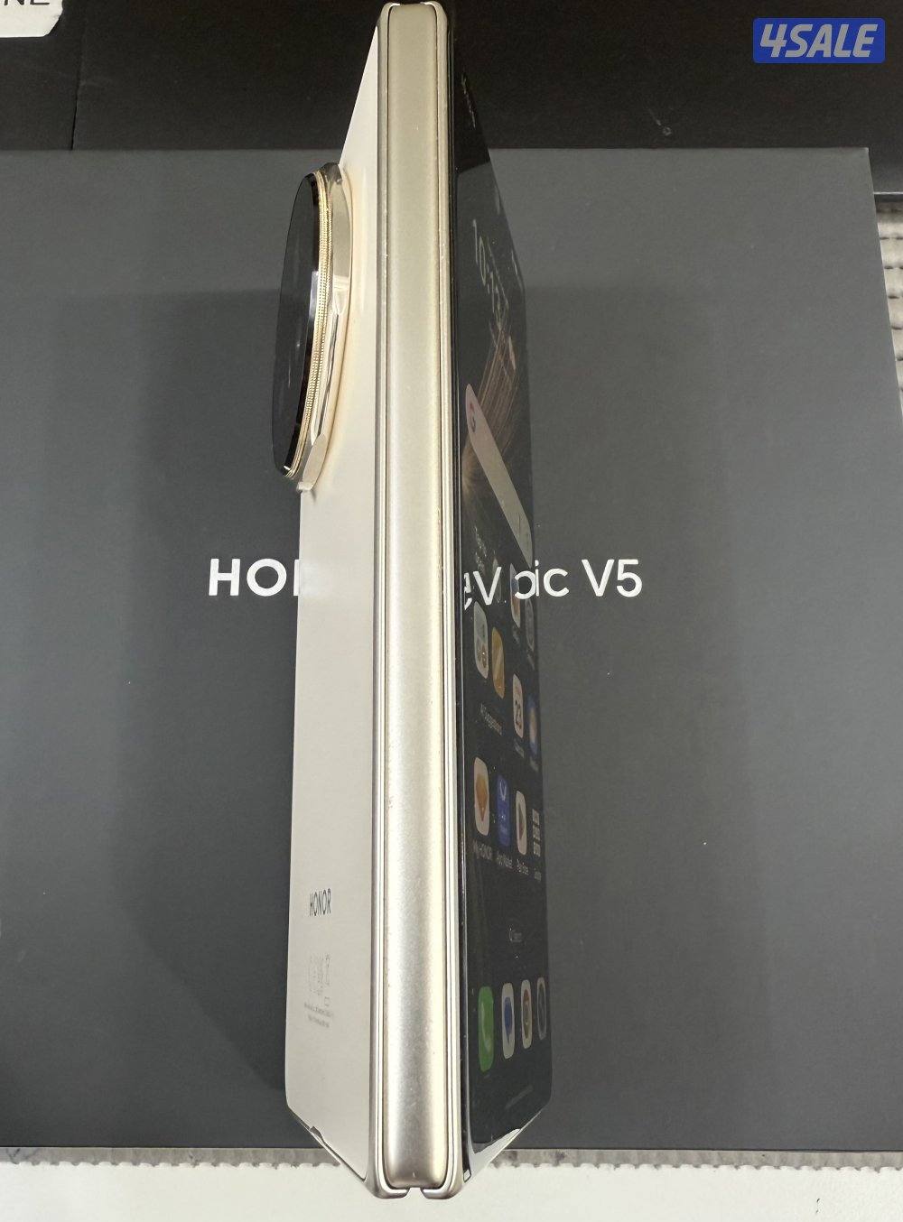 Honor Magic V5 5G 512GB+16GB RAM   White Used.6