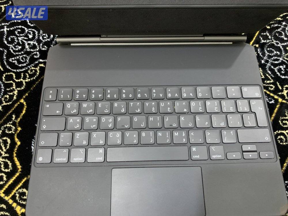 كيبورد ابل ماجيك الاصلي 12.9 انش نظيف وشغال تمام ما فيه شي خراب2