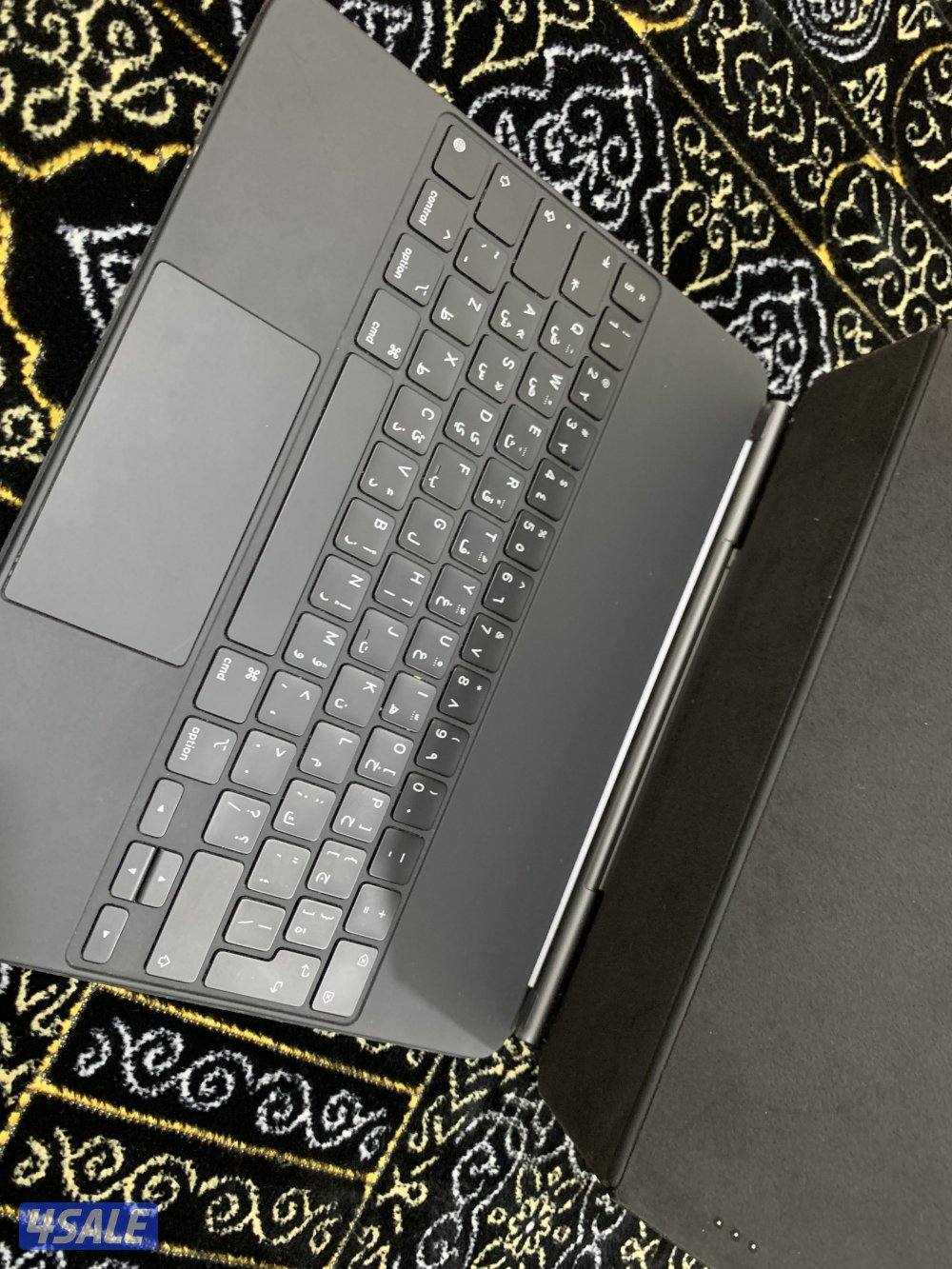 كيبورد ابل ماجيك الاصلي 12.9 انش نظيف وشغال تمام ما فيه شي خراب4