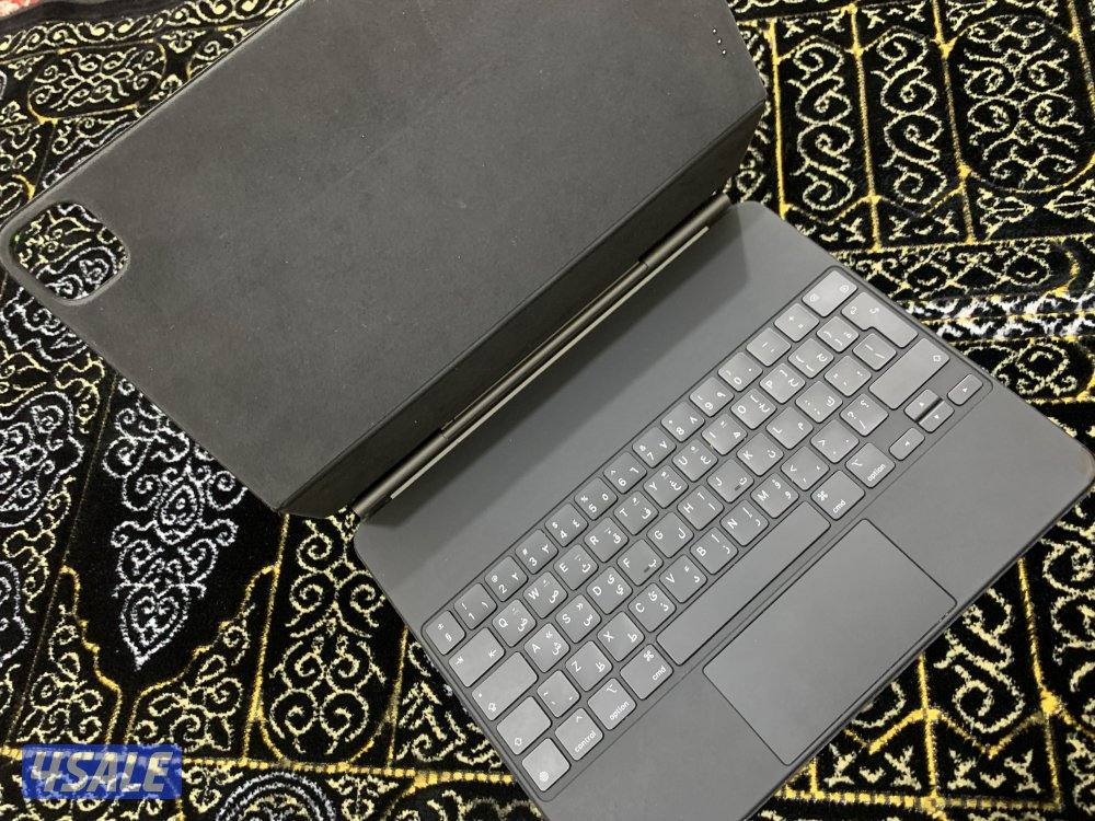 كيبورد ابل ماجيك الاصلي 12.9 انش نظيف وشغال تمام ما فيه شي خراب7