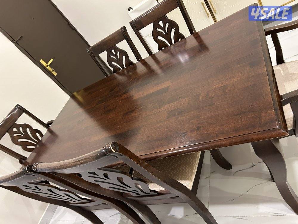 للبيع طاولة طعام مع ٦ كراسي بحالة ممتازة وجودة عالية8