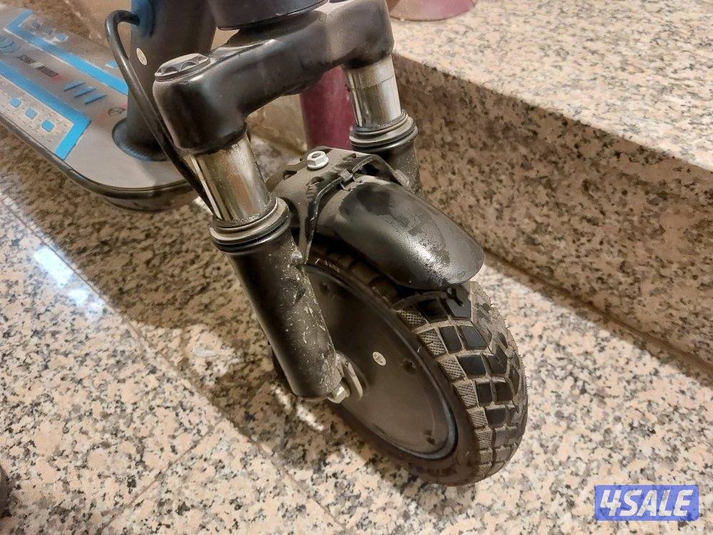 سكوتر استعمال خفيف طالع من خاطري ما ابيه 😂💔1