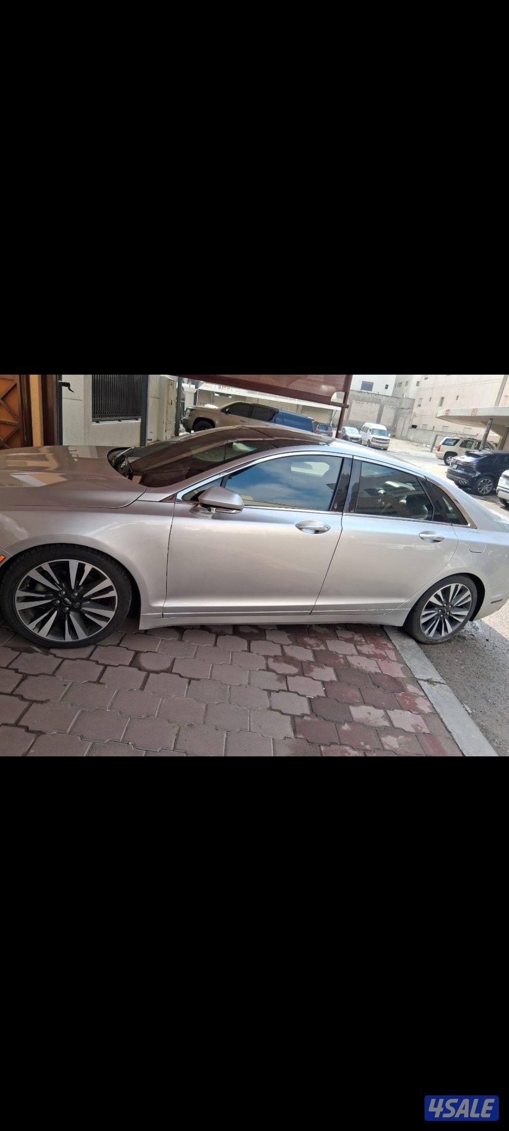 سيارة لنكن MKZ 2018 حالة ممتازة0