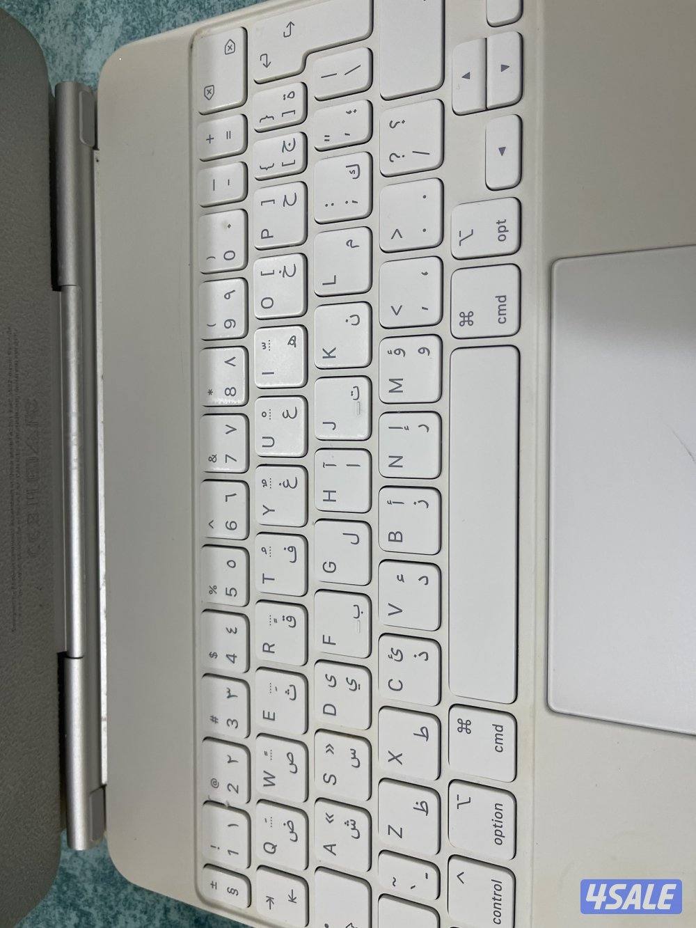 كيبورد ابل ماجيك الاصلي 11 بوصة نظيف وشغال تمام ما فيه شي3