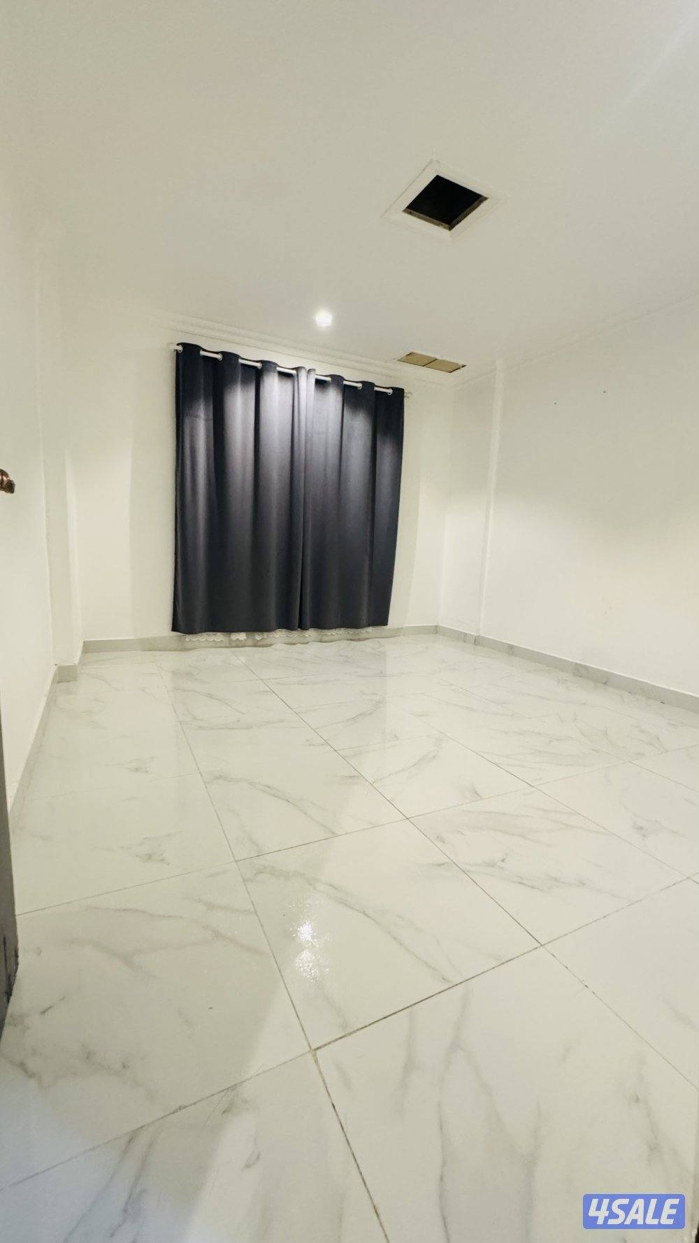 شقه للايجار بحولي غرفة وصالة وحمام ومطبخ2