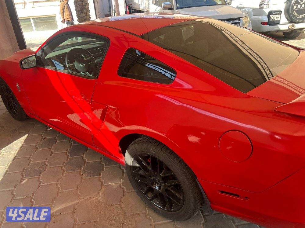 للبيع موستنج ٢٠١٣ نظيف ماشي ٢٣٠2